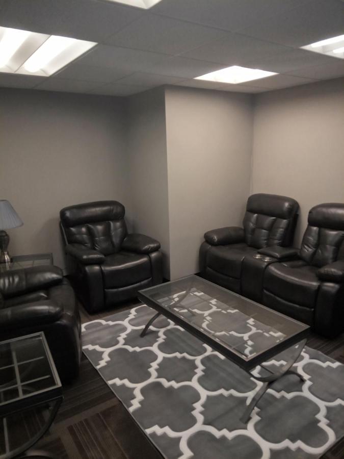 E. Michigan Walk Up Furnished 2 Bedroom Apt Lansing Exterior photo