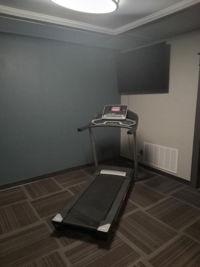 E. Michigan Walk Up Furnished 2 Bedroom Apt Lansing Exterior photo